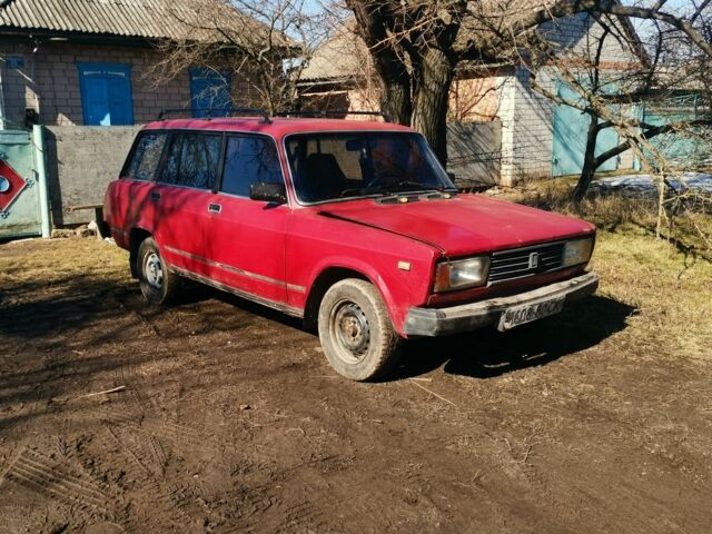 Красный ВАЗ 2104, объемом двигателя 1.7 л и пробегом 200 тыс. км за 500 $, фото 1 на Automoto.ua
