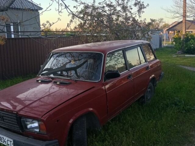 Красный ВАЗ 2104, объемом двигателя 1.5 л и пробегом 250 тыс. км за 572 $, фото 1 на Automoto.ua