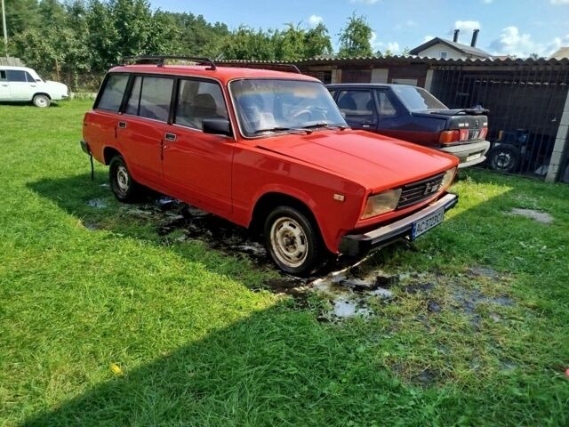 Красный ВАЗ 2104, объемом двигателя 1.5 л и пробегом 200 тыс. км за 250 $, фото 1 на Automoto.ua