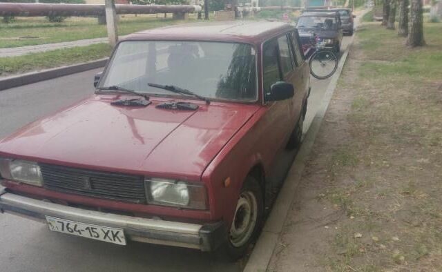 Красный ВАЗ 2104, объемом двигателя 1.5 л и пробегом 300 тыс. км за 33000 $, фото 1 на Automoto.ua
