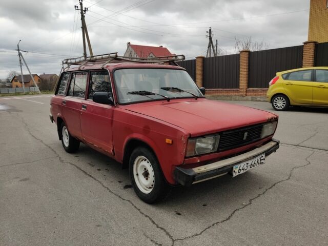 Красный ВАЗ 2104, объемом двигателя 1.5 л и пробегом 300 тыс. км за 530 $, фото 1 на Automoto.ua