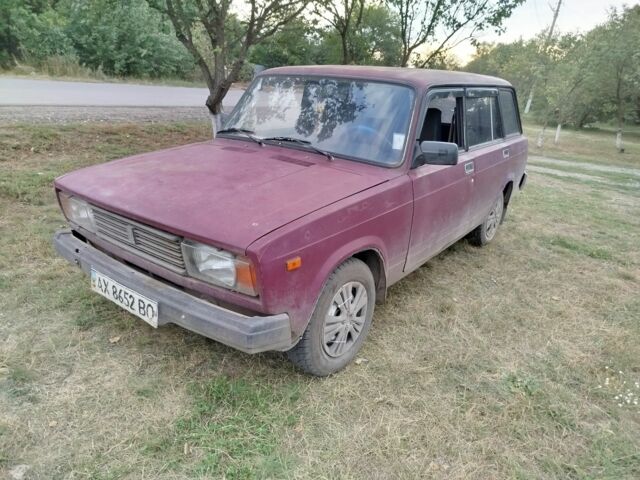 Красный ВАЗ 2104, объемом двигателя 1 л и пробегом 100 тыс. км за 348 $, фото 1 на Automoto.ua