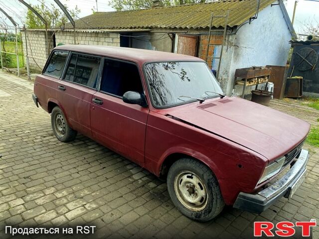 Красный ВАЗ 2104, объемом двигателя 1.5 л и пробегом 300 тыс. км за 700 $, фото 1 на Automoto.ua