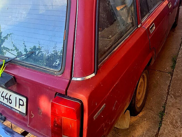 Красный ВАЗ 2104, объемом двигателя 1.5 л и пробегом 345 тыс. км за 1200 $, фото 1 на Automoto.ua