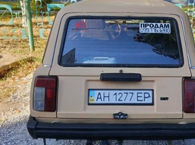 Желтый ВАЗ 2104, объемом двигателя 0 л и пробегом 200 тыс. км за 449 $, фото 1 на Automoto.ua