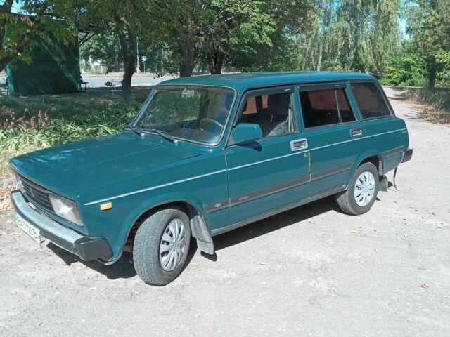 Зеленый ВАЗ 2104, объемом двигателя 1.5 л и пробегом 130 тыс. км за 1000 $, фото 1 на Automoto.ua