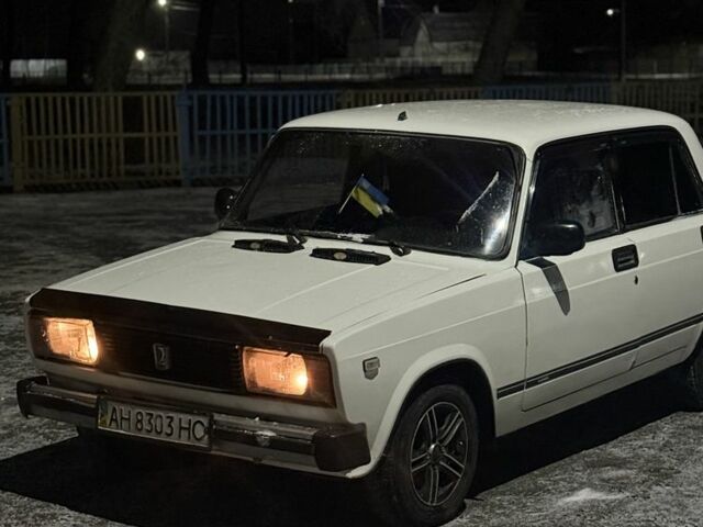Белый ВАЗ 2105, объемом двигателя 1.3 л и пробегом 80 тыс. км за 700 $, фото 1 на Automoto.ua