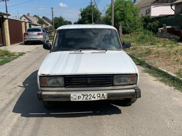 Белый ВАЗ 2105, объемом двигателя 1.5 л и пробегом 100 тыс. км за 338 $, фото 1 на Automoto.ua
