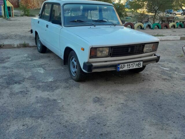 Белый ВАЗ 2105, объемом двигателя 1.2 л и пробегом 55 тыс. км за 592 $, фото 1 на Automoto.ua