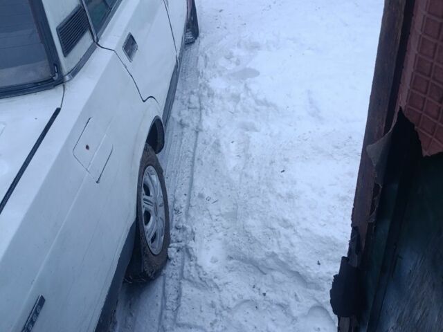 Белый ВАЗ 2105, объемом двигателя 0 л и пробегом 1000 тыс. км за 442 $, фото 1 на Automoto.ua