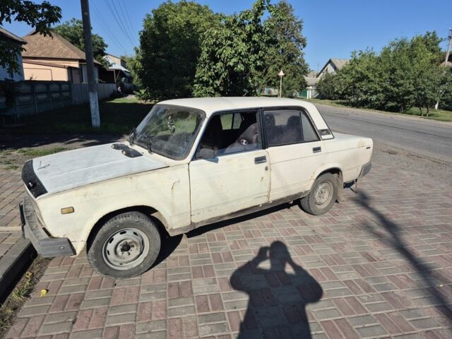 Белый ВАЗ 2105, объемом двигателя 5 л и пробегом 2 тыс. км за 335 $, фото 1 на Automoto.ua