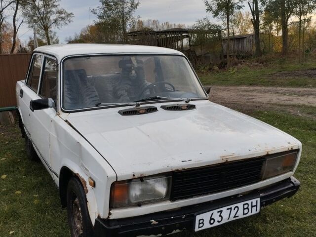 Белый ВАЗ 2105, объемом двигателя 0 л и пробегом 292 тыс. км за 450 $, фото 1 на Automoto.ua