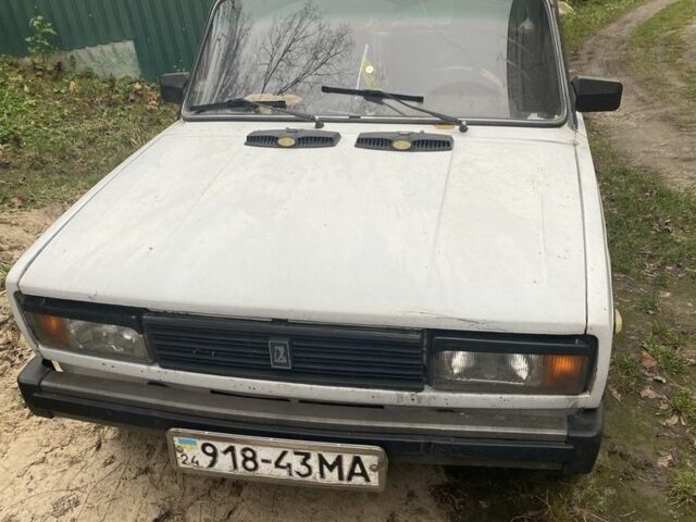 Белый ВАЗ 2105, объемом двигателя 1.5 л и пробегом 70 тыс. км за 800 $, фото 1 на Automoto.ua