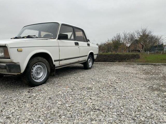 Белый ВАЗ 2105, объемом двигателя 0 л и пробегом 150 тыс. км за 450 $, фото 1 на Automoto.ua
