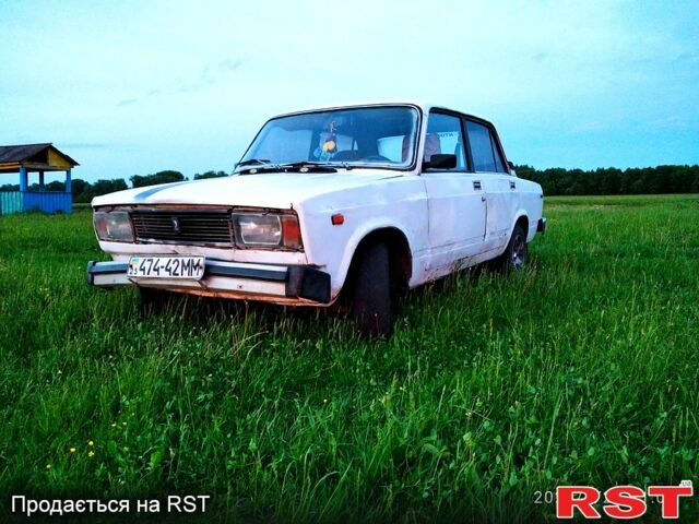 Белый ВАЗ 2105, объемом двигателя 1.3 л и пробегом 46 тыс. км за 450 $, фото 1 на Automoto.ua