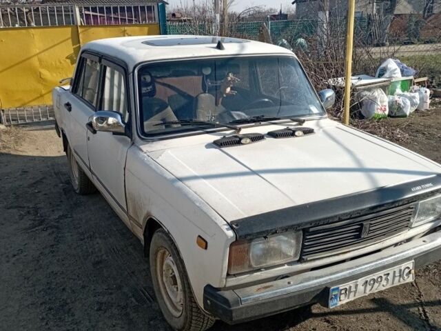Белый ВАЗ 2105, объемом двигателя 1 л и пробегом 50 тыс. км за 691 $, фото 1 на Automoto.ua