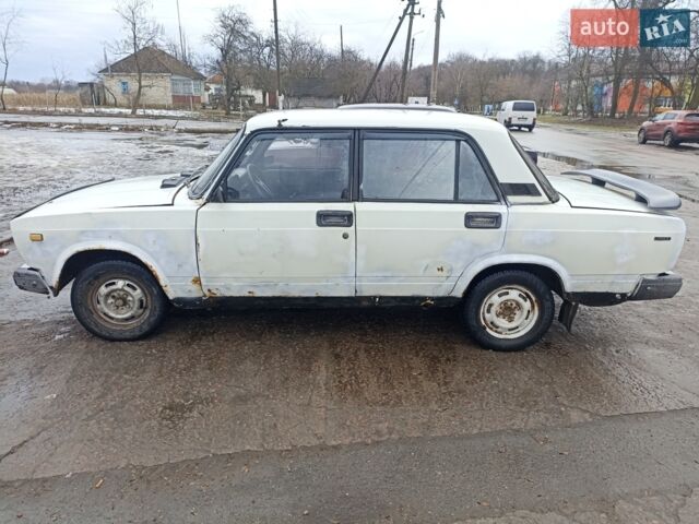 Белый ВАЗ 2105, объемом двигателя 1.2 л и пробегом 60 тыс. км за 401 $, фото 1 на Automoto.ua