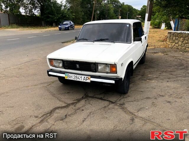 Белый ВАЗ 2105, объемом двигателя 1.3 л и пробегом 92 тыс. км за 600 $, фото 1 на Automoto.ua