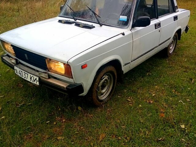 Белый ВАЗ 2105, объемом двигателя 1.5 л и пробегом 0 тыс. км за 650 $, фото 1 на Automoto.ua