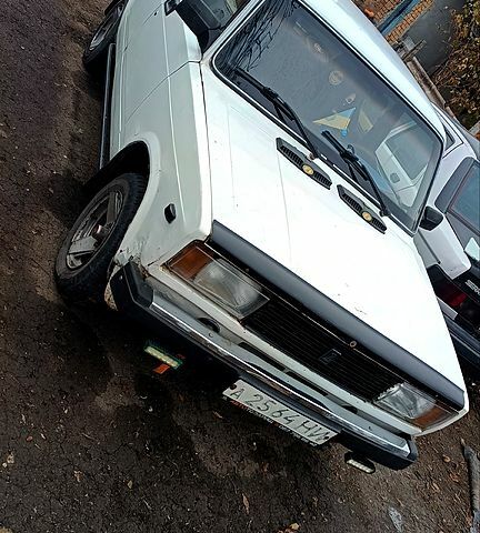 Білий ВАЗ 2105, об'ємом двигуна 1.3 л та пробігом 100 тис. км за 800 $, фото 1 на Automoto.ua
