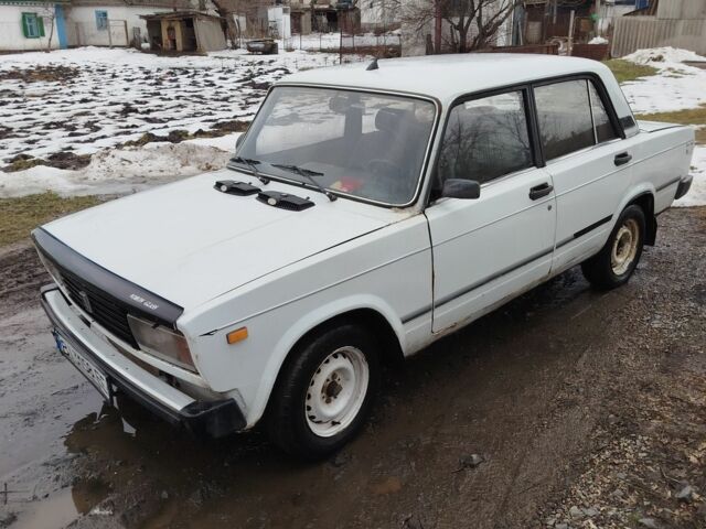 Белый ВАЗ 2105, объемом двигателя 0 л и пробегом 250 тыс. км за 450 $, фото 1 на Automoto.ua
