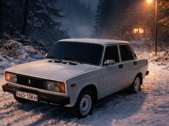 Белый ВАЗ 2105, объемом двигателя 5 л и пробегом 8 тыс. км за 1450 $, фото 1 на Automoto.ua