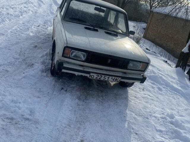 Белый ВАЗ 2105, объемом двигателя 1.5 л и пробегом 85 тыс. км за 655 $, фото 1 на Automoto.ua