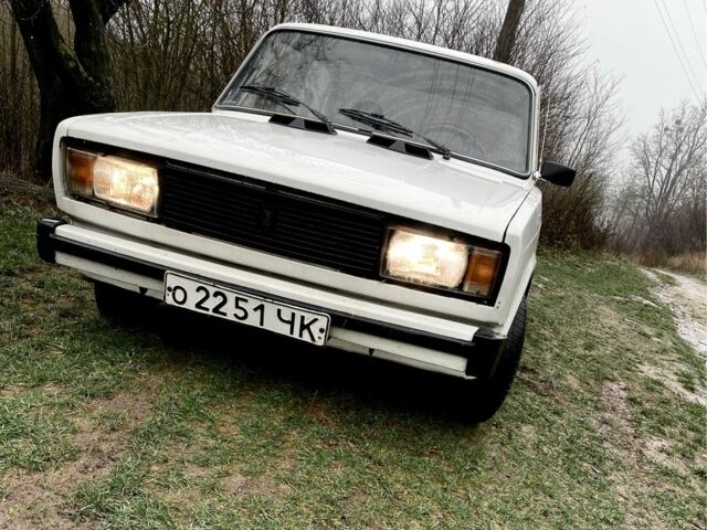 Белый ВАЗ 2105, объемом двигателя 0 л и пробегом 70 тыс. км за 924 $, фото 1 на Automoto.ua
