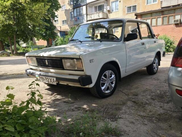 Белый ВАЗ 2105, объемом двигателя 1 л и пробегом 70 тыс. км за 1000 $, фото 1 на Automoto.ua