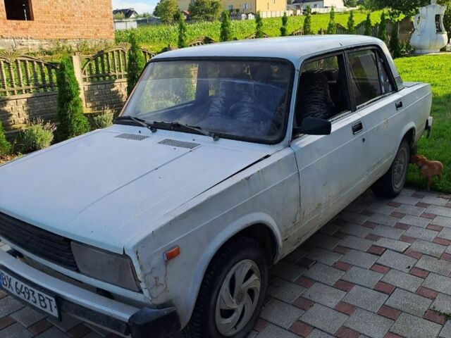 Белый ВАЗ 2105, объемом двигателя 1.3 л и пробегом 1 тыс. км за 541 $, фото 1 на Automoto.ua