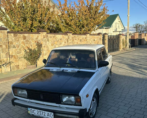 Білий ВАЗ 2105, об'ємом двигуна 1.5 л та пробігом 99 тис. км за 500 $, фото 1 на Automoto.ua