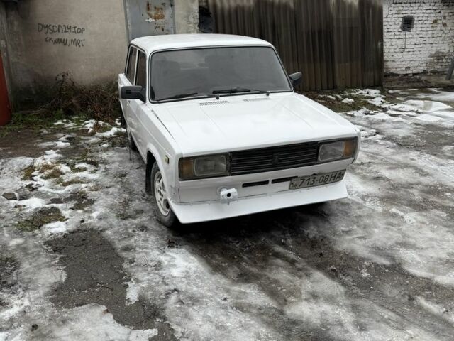 Белый ВАЗ 2105, объемом двигателя 1.5 л и пробегом 82 тыс. км за 461 $, фото 1 на Automoto.ua