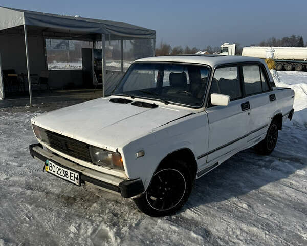 Белый ВАЗ 2105, объемом двигателя 1.3 л и пробегом 26 тыс. км за 420 $, фото 1 на Automoto.ua