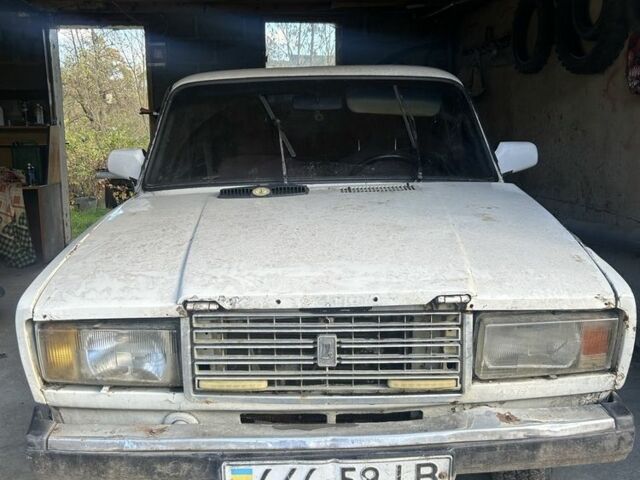 Белый ВАЗ 2105, объемом двигателя 1.5 л и пробегом 10 тыс. км за 228 $, фото 1 на Automoto.ua