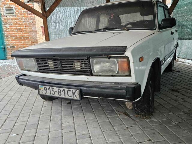 Белый ВАЗ 2105, объемом двигателя 1.5 л и пробегом 3 тыс. км за 580 $, фото 1 на Automoto.ua