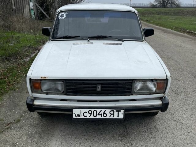 Белый ВАЗ 2105, объемом двигателя 1.5 л и пробегом 50 тыс. км за 713 $, фото 1 на Automoto.ua