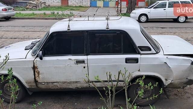 Белый ВАЗ 2105, объемом двигателя 1.2 л и пробегом 146 тыс. км за 400 $, фото 1 на Automoto.ua