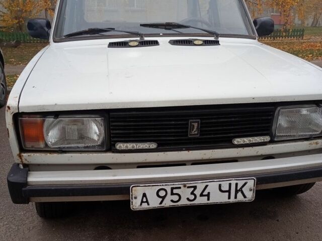 Белый ВАЗ 2105, объемом двигателя 0 л и пробегом 100 тыс. км за 650 $, фото 1 на Automoto.ua