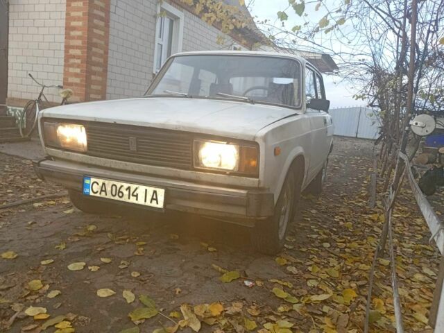 Белый ВАЗ 2105, объемом двигателя 1.5 л и пробегом 190 тыс. км за 451 $, фото 1 на Automoto.ua
