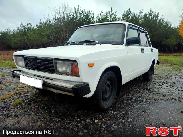 ВАЗ 2105 1984 у Полтаві на Automoto.ua Білий ВАЗ 2105, об'ємом двигуна 1.2 л та пробігом 0 тис. км за 850 $, фото 1 на Automoto.ua