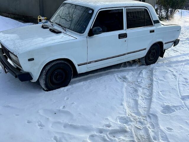 Белый ВАЗ 2105, объемом двигателя 1.3 л и пробегом 99 тыс. км за 450 $, фото 1 на Automoto.ua