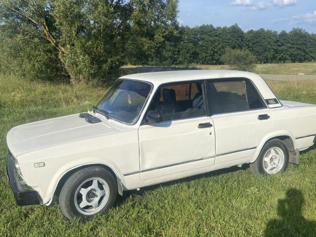 Білий ВАЗ 2105, об'ємом двигуна 1.3 л та пробігом 100 тис. км за 601 $, фото 1 на Automoto.ua