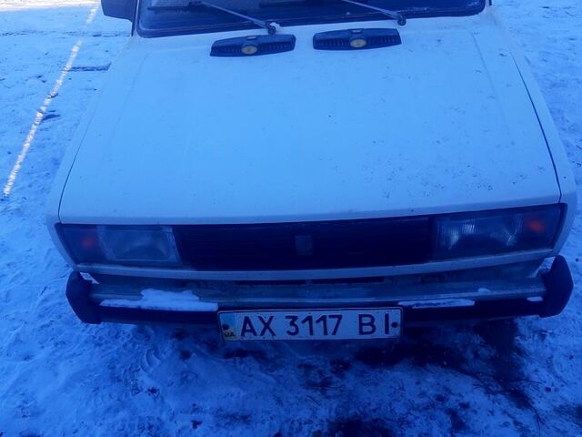 Белый ВАЗ 2105, объемом двигателя 1.2 л и пробегом 250 тыс. км за 850 $, фото 1 на Automoto.ua