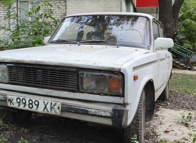 Белый ВАЗ 2105, объемом двигателя 1.5 л и пробегом 100 тыс. км за 336 $, фото 1 на Automoto.ua