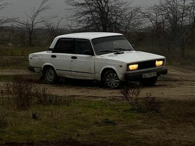 Белый ВАЗ 2105, объемом двигателя 10 л и пробегом 1 тыс. км за 367 $, фото 1 на Automoto.ua