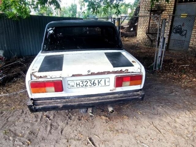 Белый ВАЗ 2105, объемом двигателя 1.5 л и пробегом 220 тыс. км за 157 $, фото 1 на Automoto.ua