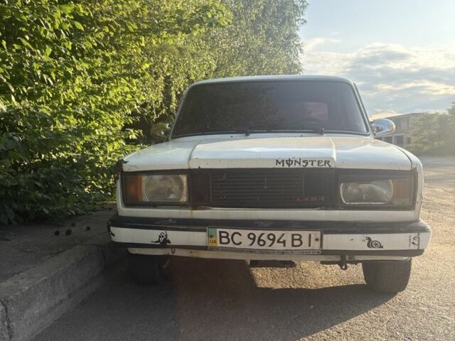 Белый ВАЗ 2105, объемом двигателя 1.3 л и пробегом 770 тыс. км за 314 $, фото 1 на Automoto.ua