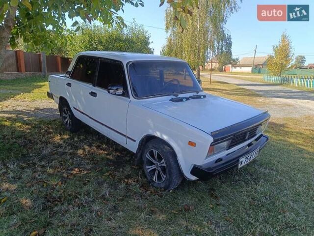 Белый ВАЗ 2105, объемом двигателя 1.3 л и пробегом 27 тыс. км за 550 $, фото 1 на Automoto.ua