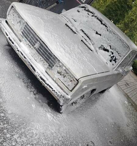 Белый ВАЗ 2105, объемом двигателя 0 л и пробегом 200 тыс. км за 424 $, фото 1 на Automoto.ua