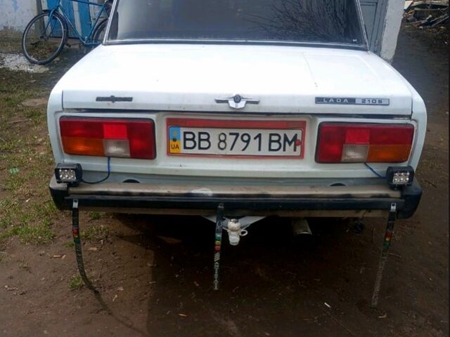 Белый ВАЗ 2105, объемом двигателя 1.5 л и пробегом 0 тыс. км за 680 $, фото 1 на Automoto.ua